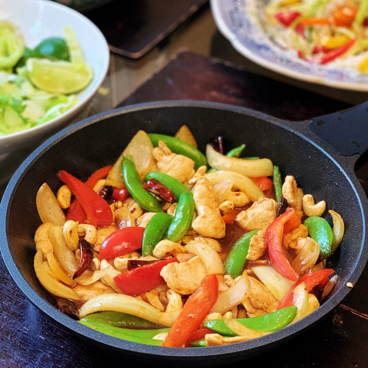 Thai stir-fried chicken with cashew nuts